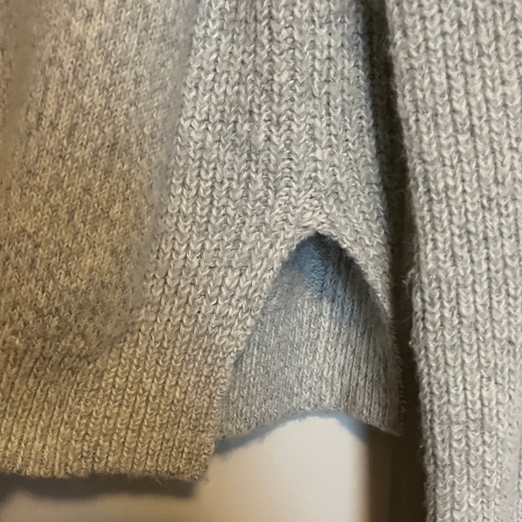 Cozy Gray Turtleneck Cropped Sweater M - Picture 7 of 8